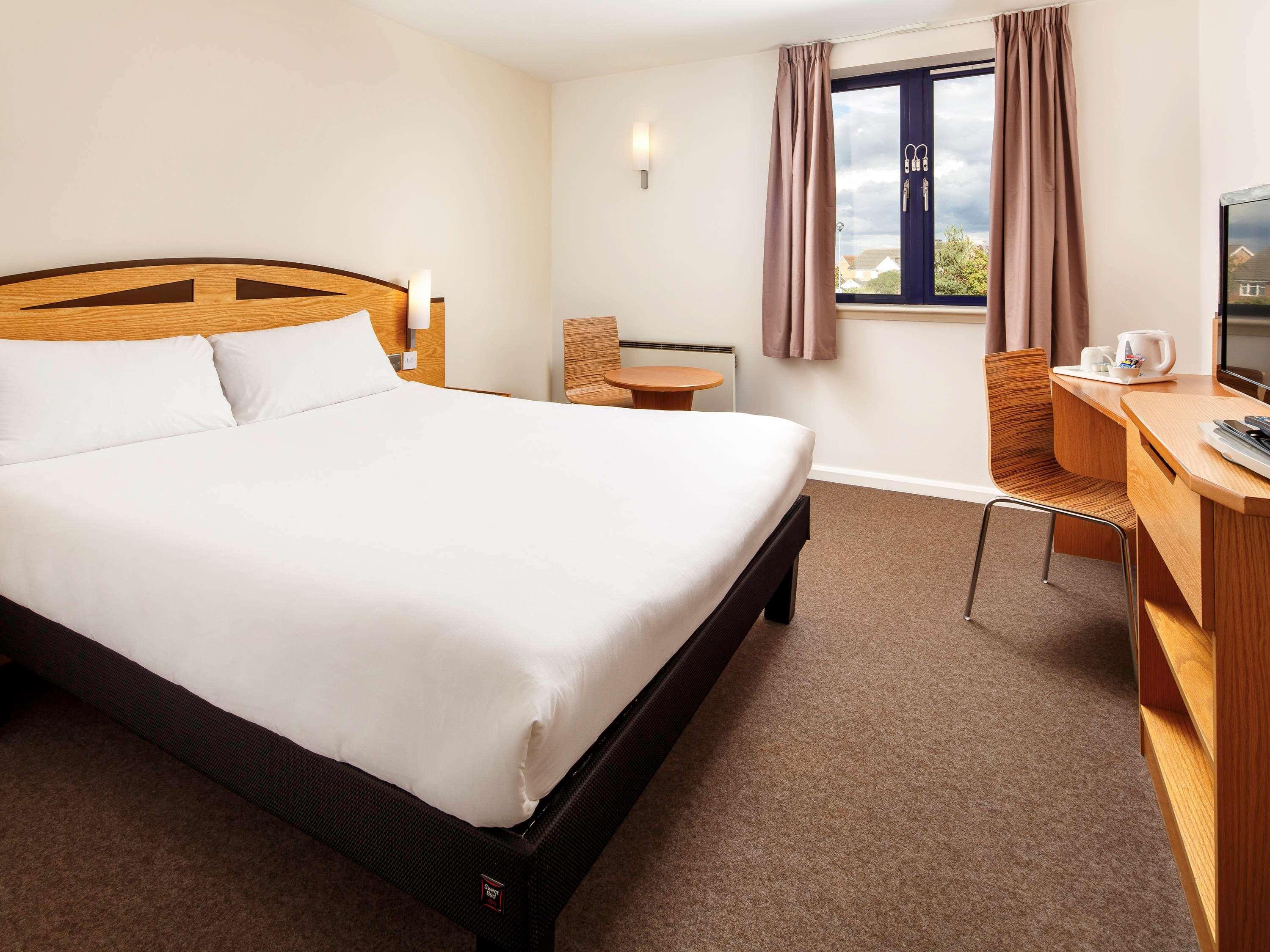 Ibis Wellingborough Hotel Exterior foto
