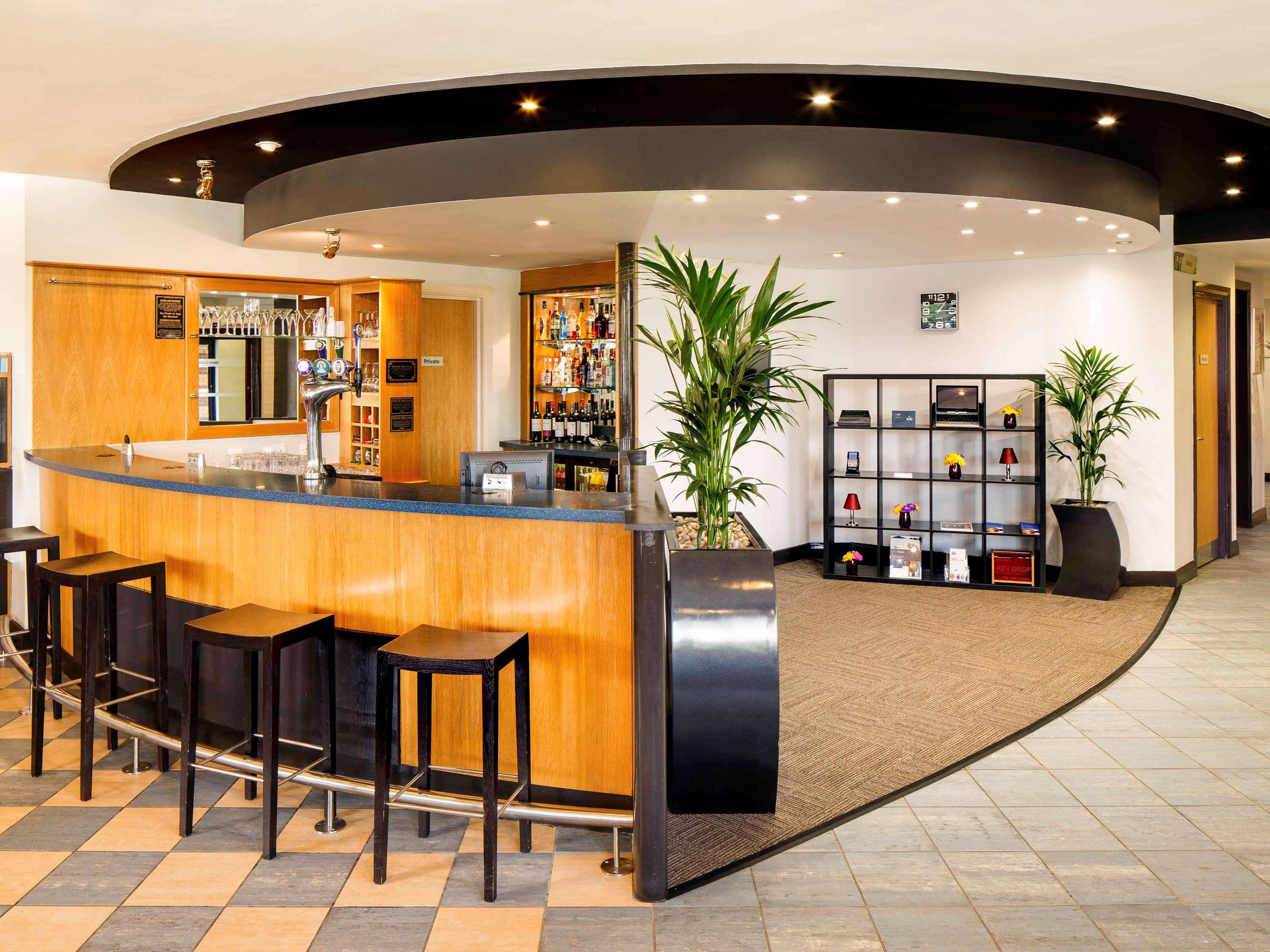Ibis Wellingborough Hotel Exterior foto